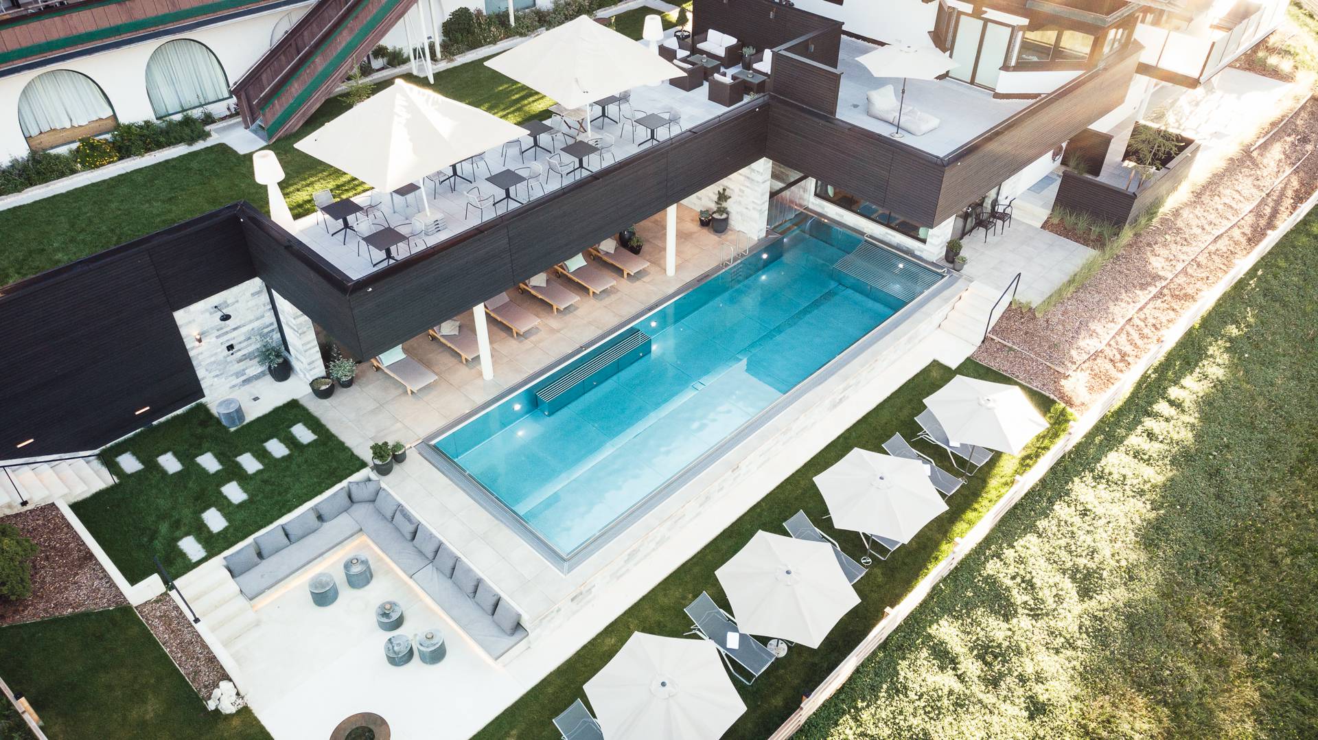 Sonnhof by Vitus Winkler Aussenbereich Pool Terrasse