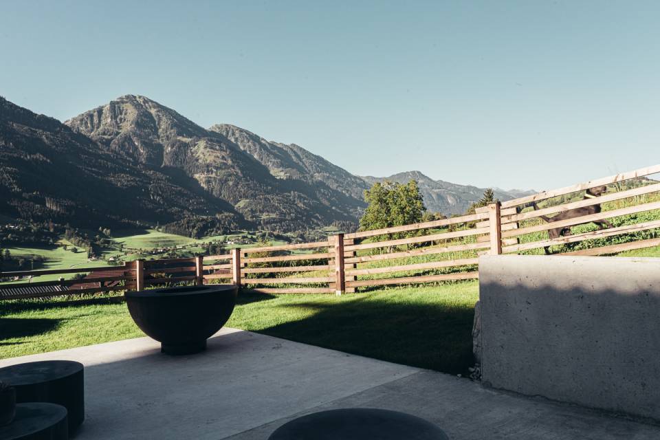 Hotel Sonnhof Terrasse Berge Panorama Sommer