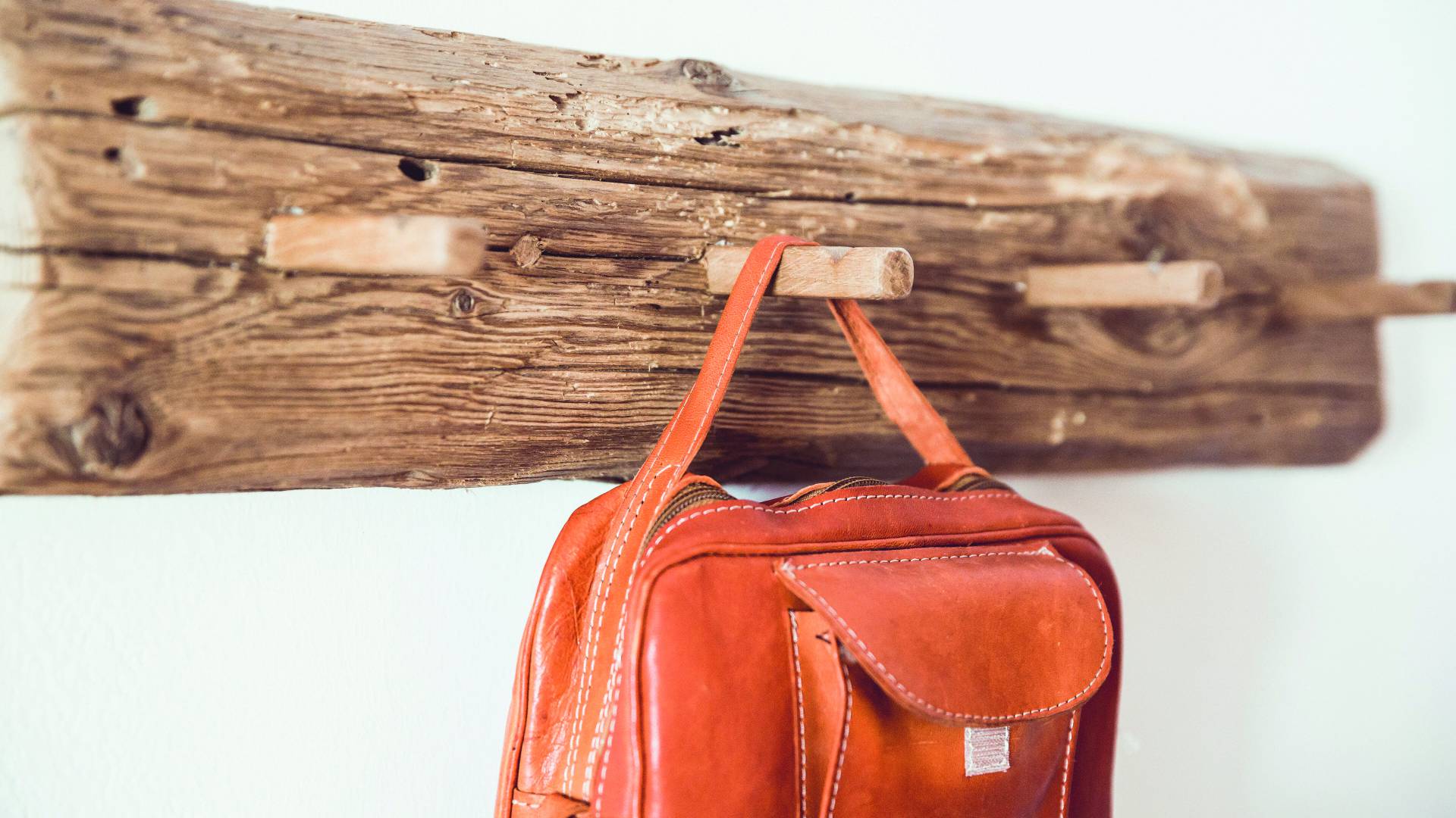 Kleiderhaken Rucksack Holz